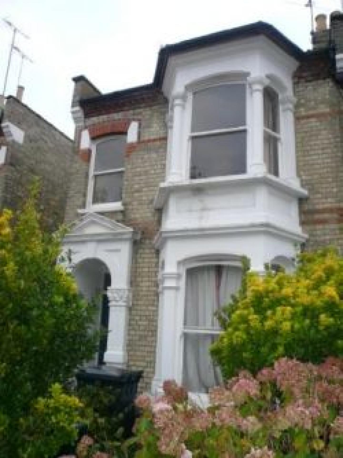 			2 Bedroom, 1 bath, 1 reception Flat			 Manor Park Road, EAST FINCHLEY N2 N2